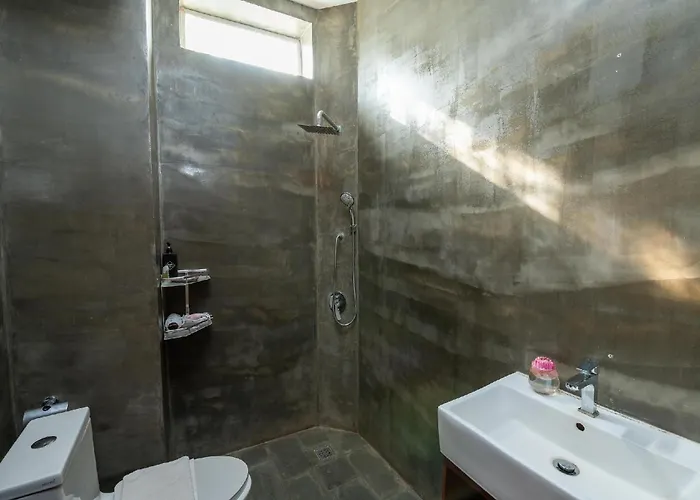 Victoria Hotel 4*