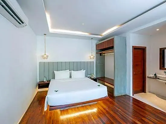 Victoria Hotel 4*